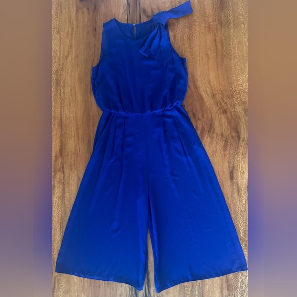 Vince Camuto Sleeveless Jumpsuit with Bow - Picture 10 of 11